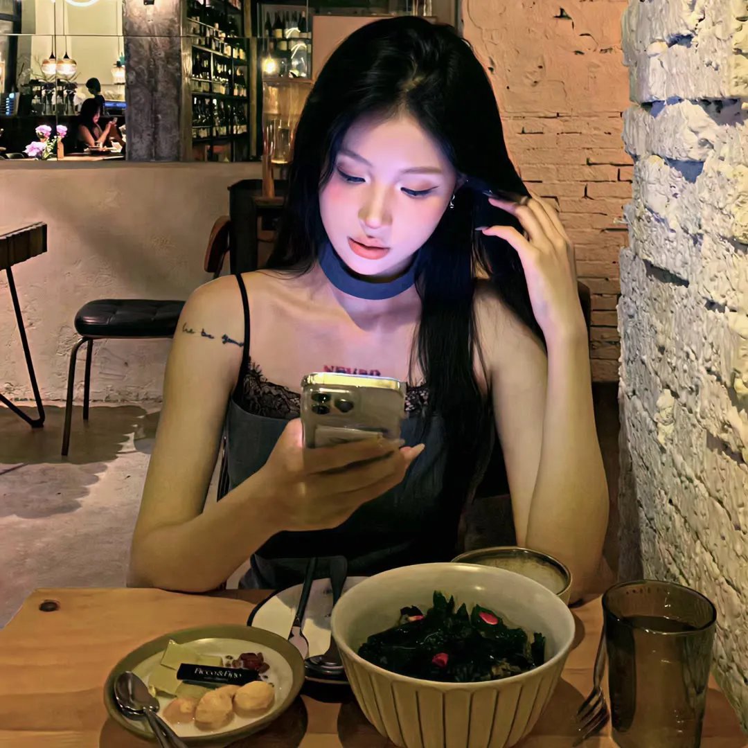 一线女星又出大瓜：与前任深夜同框，经纪人连夜公关，连续多日